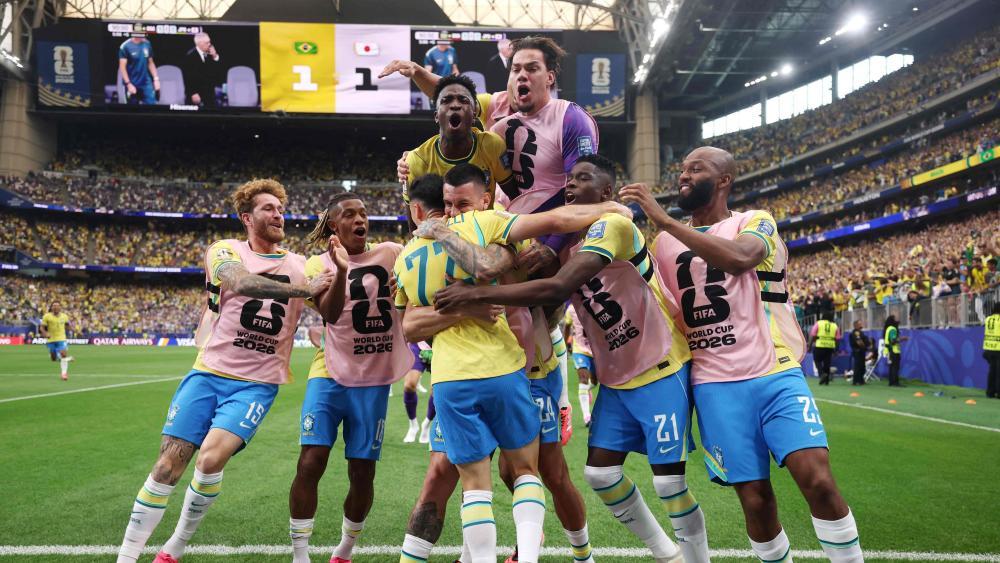 Brasilien feierte einen spektakulären Last-Minute-Sieg. © APA / LARS BARON