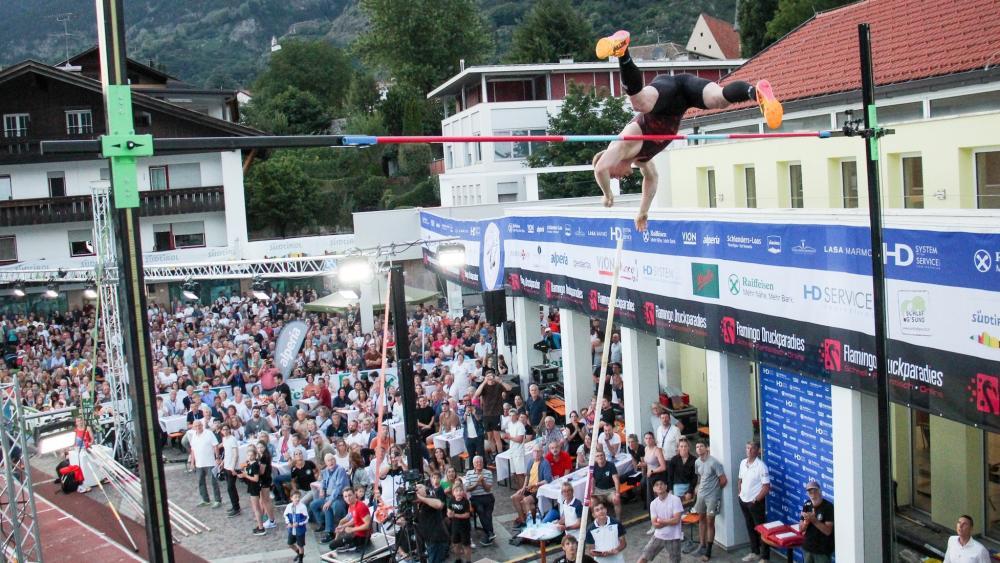 Das Stabhochsprung-Meeting in Schlanders ist ein Zuschauermagnet.