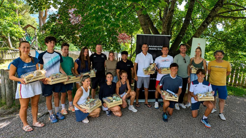 Die Sieger beim Gruppenfoto.