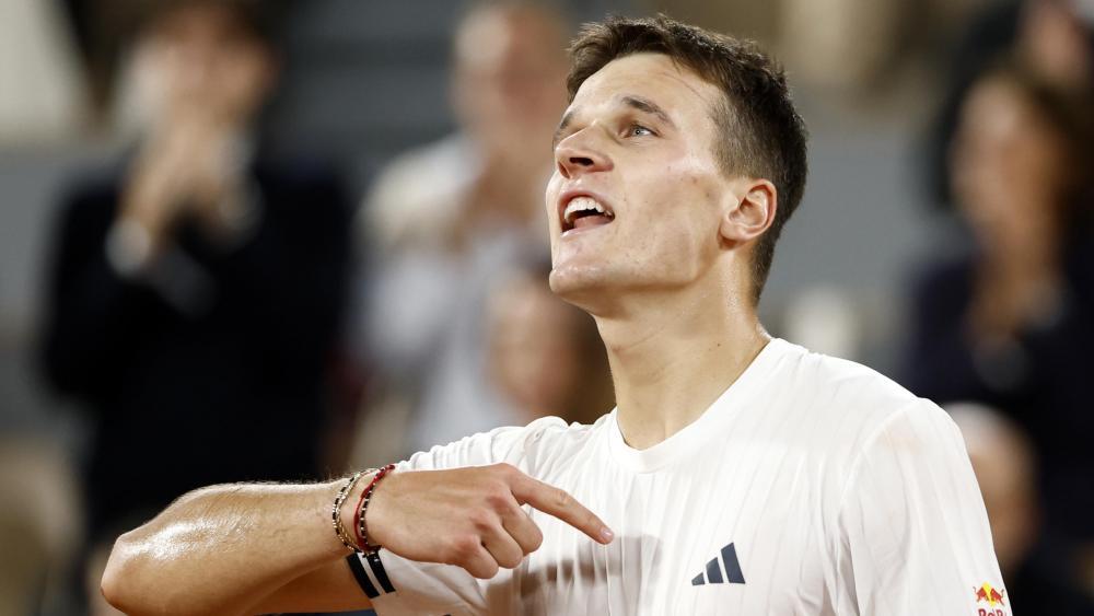 Jakub Mensik steht im Halbfinale von Roland Garros. © ANSA / YOAN VALAT