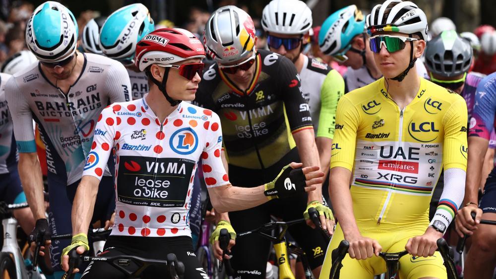 Jonas Vingegaard fordert Tadej Pogacar. © AFP / ANNE-CHRISTINE POUJOULAT