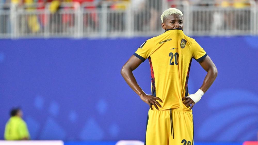 Nilson Angulo aus Ecuador zeigte sich nach dem Spiel frustriert. © ANSA / AMY KONTRAS