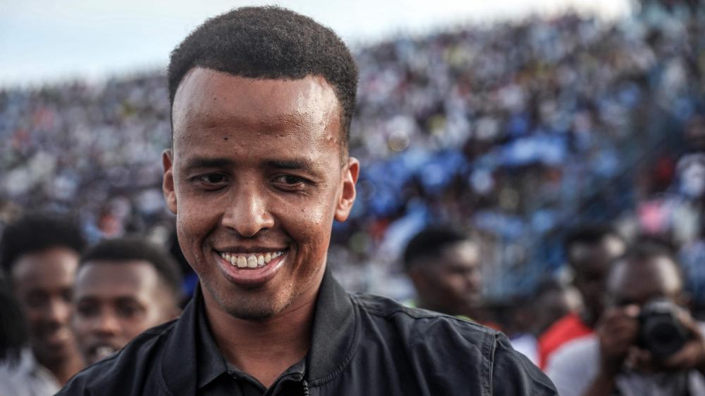 Omar Artan wird den Supercup leiten. © APA/afp / HASSAN ALI ELMI