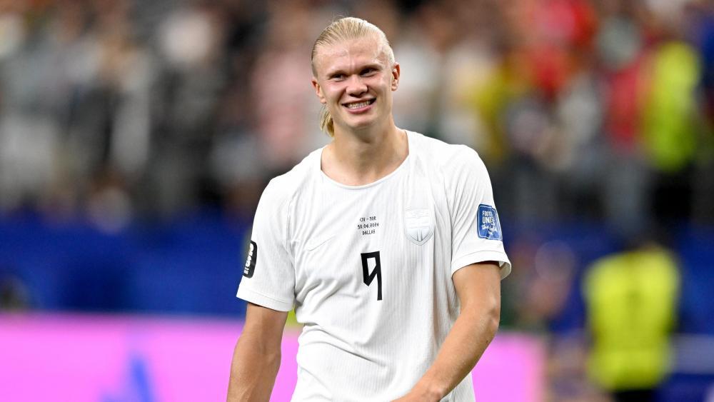 Erling Braut Haaland wurde eine besondere Ehre zu Teil. © ANSA / ALBERT PENA