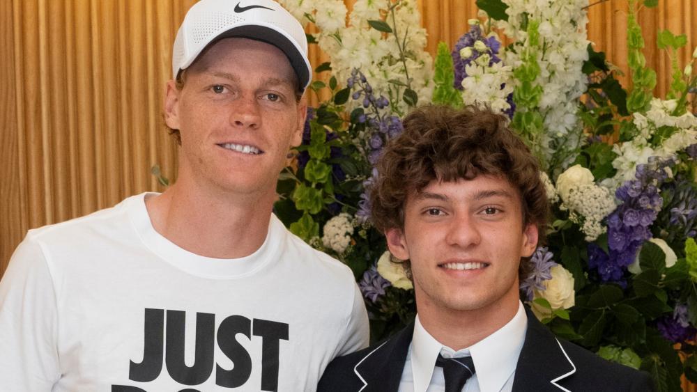 Amis proches : Jannik Sinner (à gauche) et Kimi Antonelli à Wimbledon. © Wimbledon