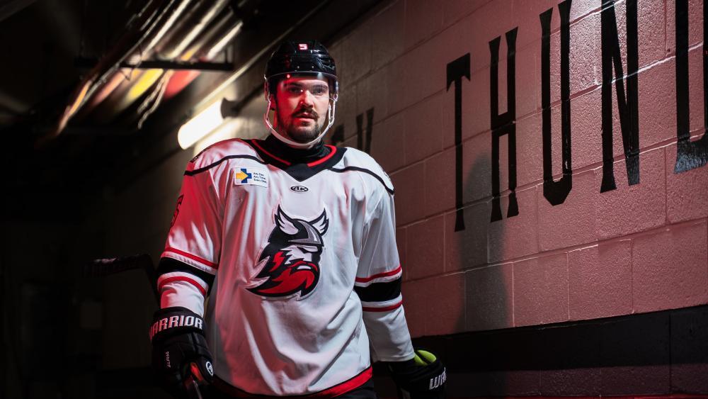 Jackson van de Leest rührt künftig für den HC Bozen Beton an. © Adirondack Thunder