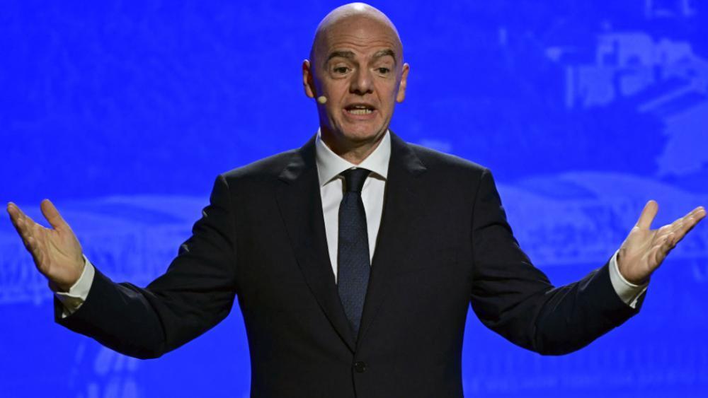 Scharfer Gegenwind für Gianni Infantino. © APA/AFP / PABLO PORCIUNCULA