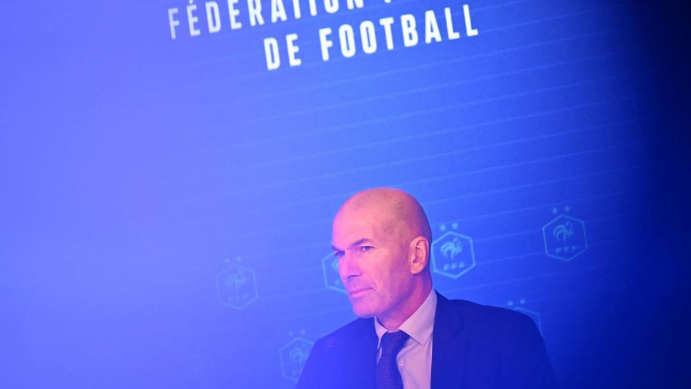 Zinedine Zidane wurde    als neuer Frankreich-Coach vorgestellt. © APA/afp / LOU BENOIST
