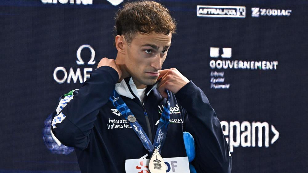 Alberto Razzetti hat bei der Schwimm-EM in Paris die Silbermedaille geholt. © APA/afp / JULIEN DE ROSA