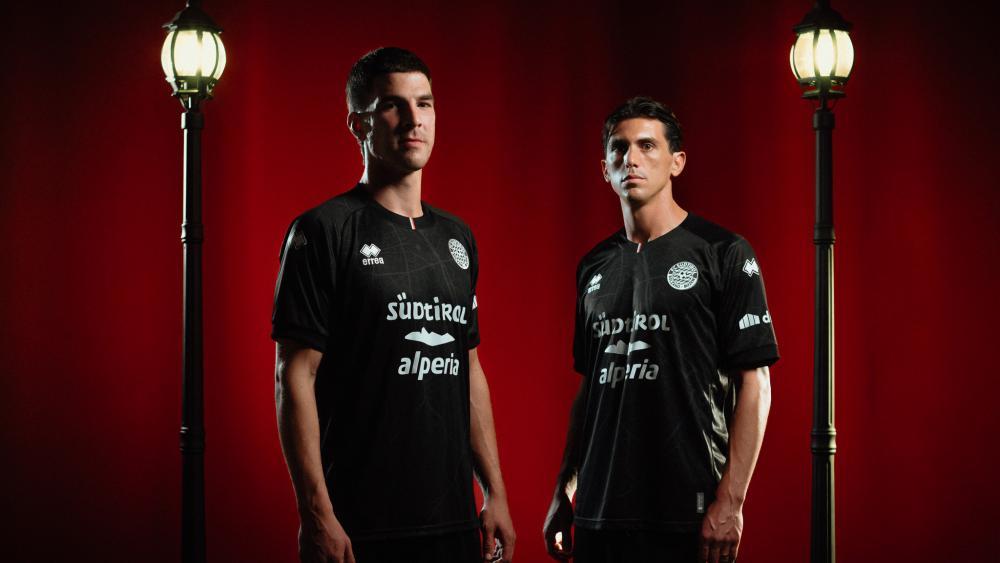 Das neue Trikot der Südtiroler. © FC Südtirol / Mercurio Studio / Andrea Bedin
