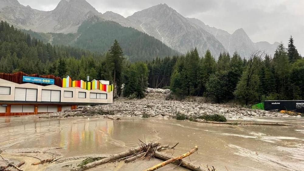 Eine Mure erfasste das Biathlonzentrum in Antholz. © Feuerwehr Antholz Mittertal