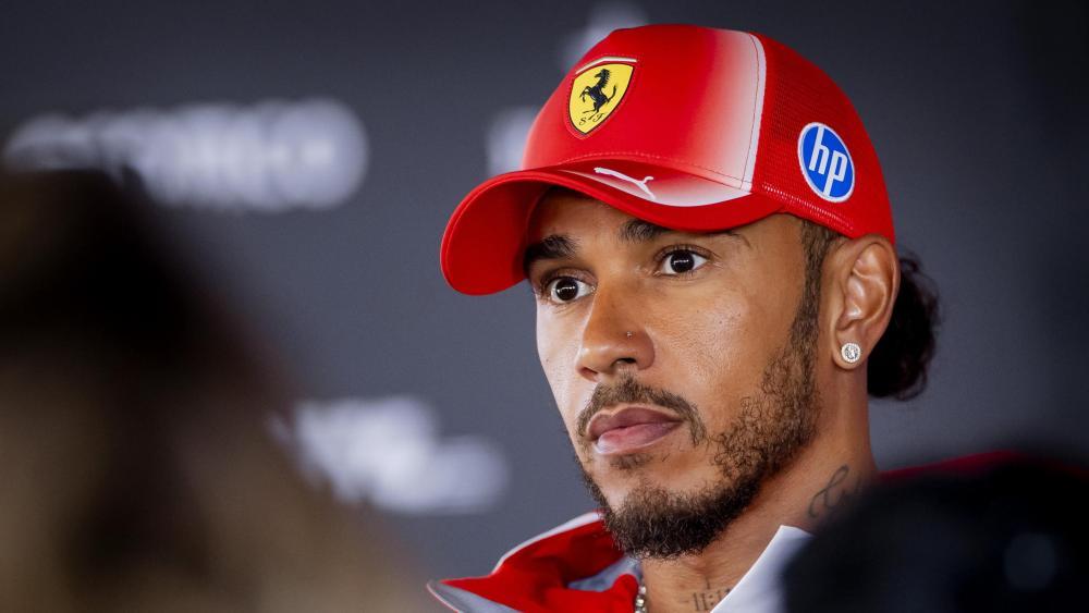 Lewis Hamilton ist erzürnt. © ANSA / Sem van der Wal