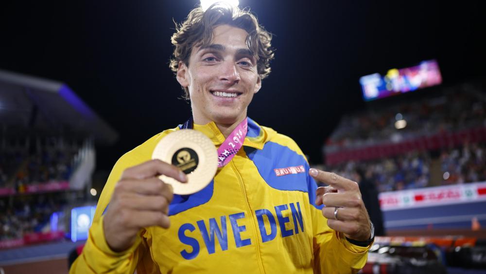 Mondo Duplantis holte ein kurioses EM-Gold. © ANSA / TOLGA AKMEN