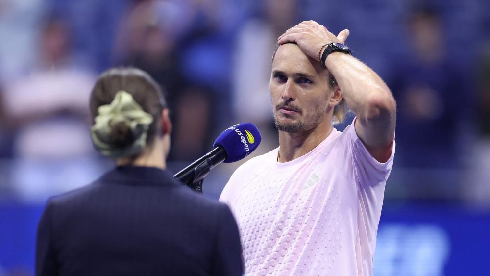 Alexander Zverev sorgte mit einem lustigen Spruch für Gelächter. © APA / JULIAN FINNEY