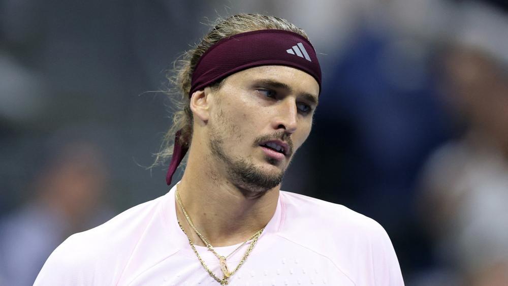Alexander Zverev steht im Viertelfinale der US Open. © APA / JULIAN FINNEY