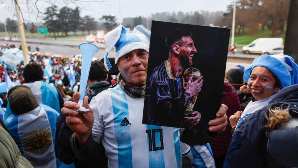Alle wollen dabei sein, wenn Lionel Messi ein letztes Mal für Argentinien aufläuft. © ANSA / JUAN IGNACIO RONCORONI