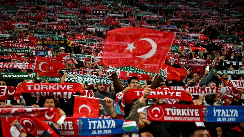 Der türkische Fußball wurde von einem weiteren Skandal erschüttert. © APA/afp / OZAN KOSE