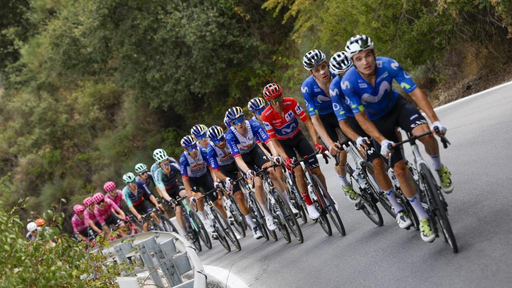 Die Radprofis haben bei der Vuelta mit heißen Temperaturen zu kämpfen. © ANSA / JAVIER LIZON