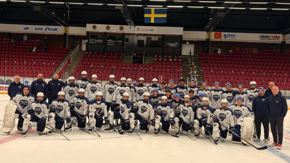 Die Spieler der Alps Ice Academy verbrachten Teile der Saisonvorbereitung in Schweden.