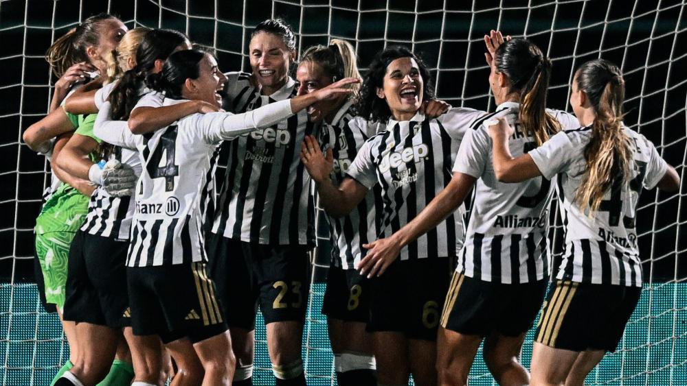 Eva Schatzer (3.v.r.) steht mit Juventus im Finale des Women's Cup.