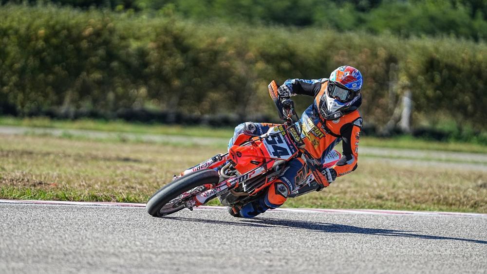 Felix Wegscheider, Supermoto-Fahrer aus Seis. © Angelo Simonini