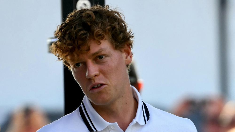 Jannik Sinner war am Sonntag beim Großen Preis von Italien in Monza zu Gast. © APA/afp / MARCO BERTORELLO