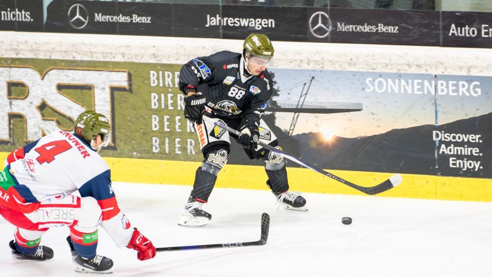 Michael Levin (rechts) erzielte drei Tore für Meran. © BK Photo (7)