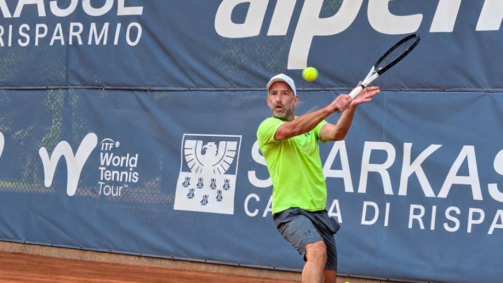 Mirko Zöschg zeigt auch mit 41 Jahren noch auf. © Plopp