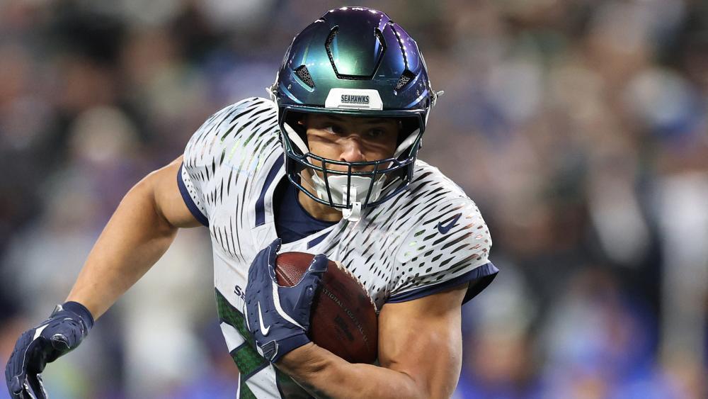 Zach Charbonnet und die Seahawks wollen ihren Titel verteidigen. © APA / STEPH CHAMBERS