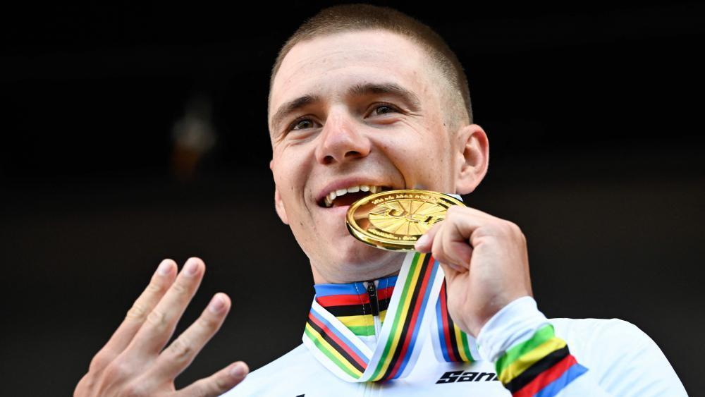 Zum vierten Mal Weltmeister: Remco Evenepoel. © APA/afp / ANDREJ IVANOV