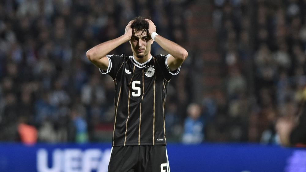 Aleksandar Pavlovic und Deutschland kamen nicht über ein Remis hinaus. © APA/afp / SAKIS MITROLIDIS