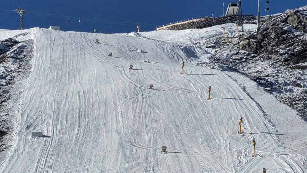 Am Rettenbachferner findet in zehn Tagen das Weltcup-Opening statt.