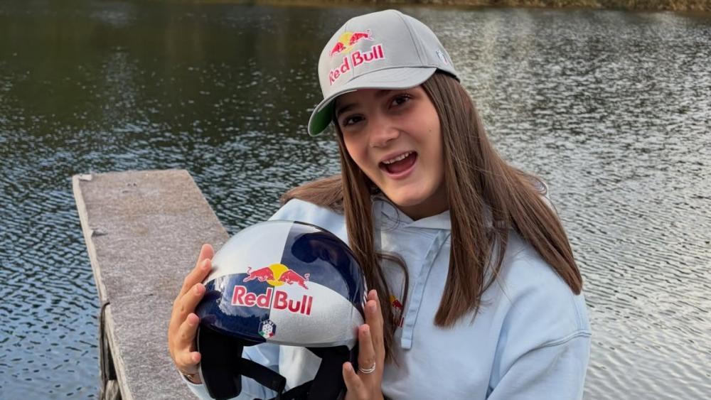 Anna Trocker ist eine neue Zusammenarbeit eingegangen. © Instagram