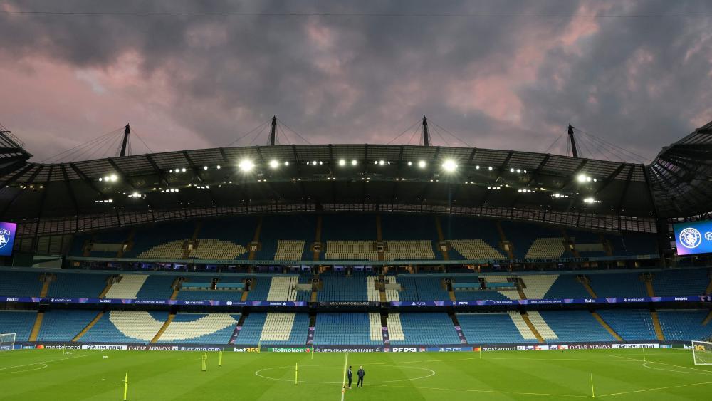 In Manchester ziehen dunkle Wolken auf. © APA/afp / DARREN STAPLES