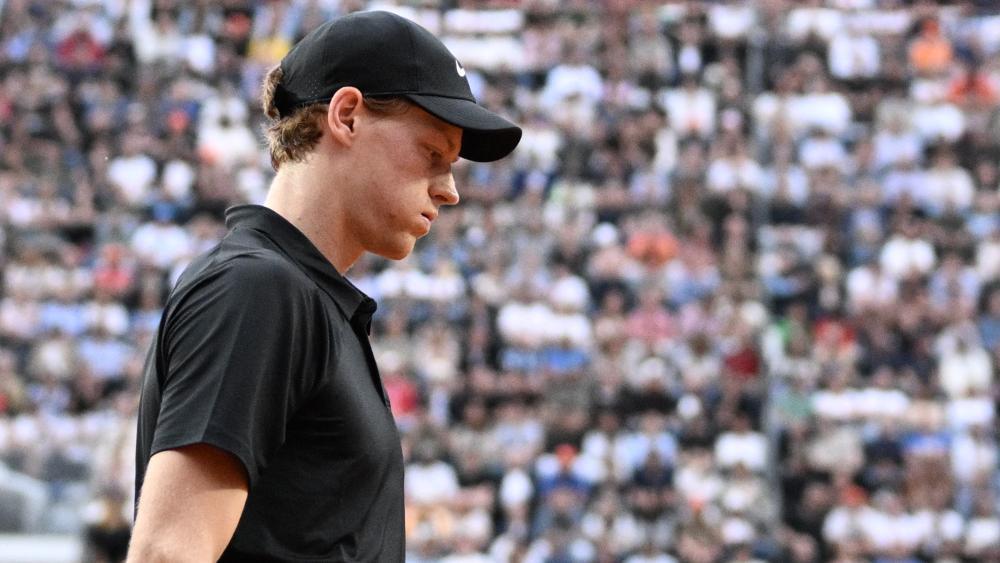 Jannik Sinner muss derzeit pausieren. © AFP / TIZIANA FABI