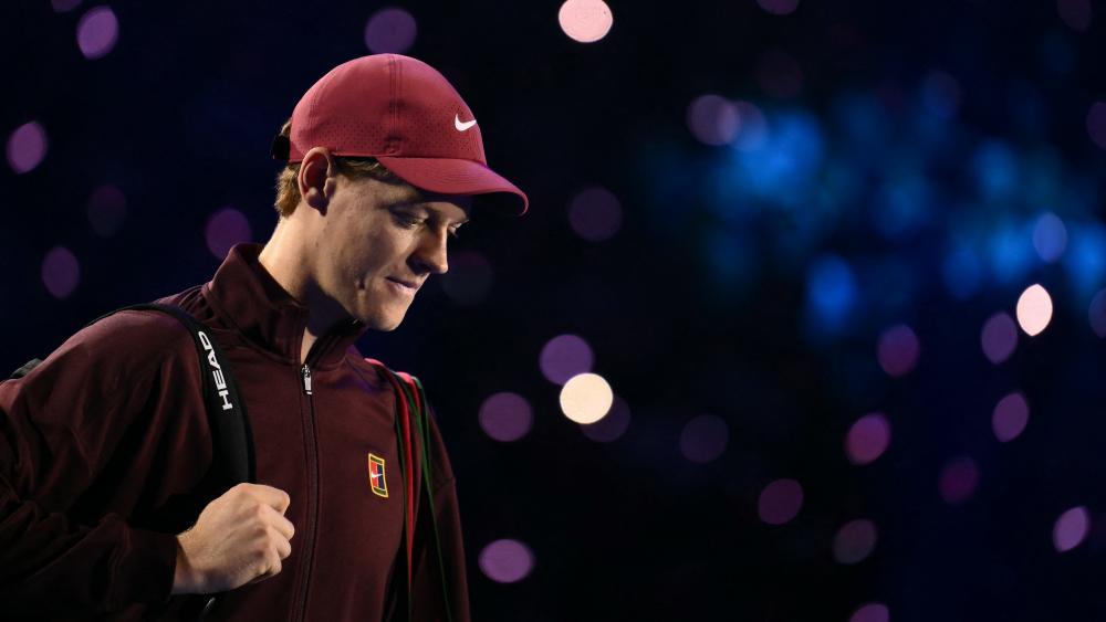 Jannik Sinner musste seine Saison vorzeitig beenden. © AFP / MARCO BERTORELLO