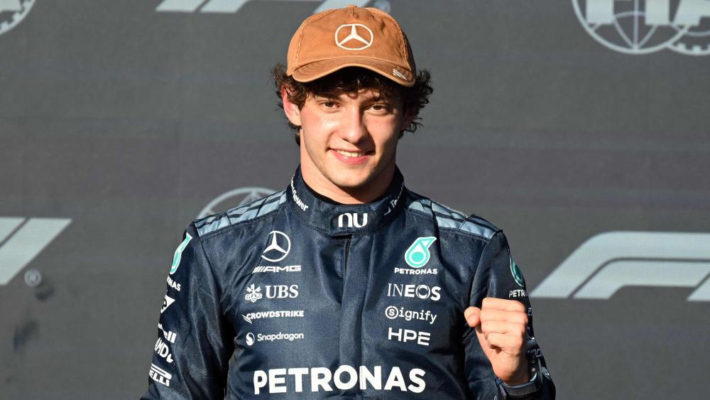 Kimi Antonelli startet von der Pole Position aus. © APA/afp / RONALDO SCHEMIDT