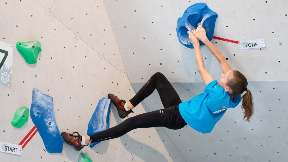 Klara Sofia Pircher an der Kletterwand. © Kathrin Hauser