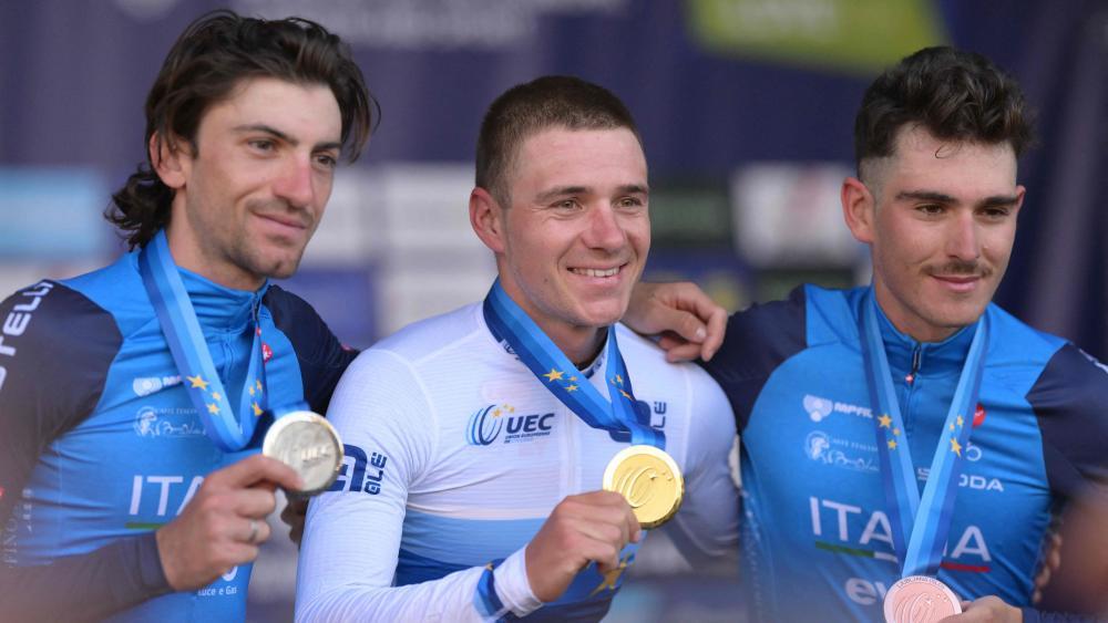 Medaillengewinner: Giulio Ciccione, Remco Evenepoel und Christian Scaroni (v.l.). © APA/afp / JURE MAKOVEC