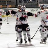 Ritten bejubelt den Derbysieg gegen die Wölfe (Foto: Max Pattis)
Levasseur hatte alle Hände voll zu tun
Sterzing gewann in Pontebba nach Penaltyschießen