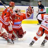 Bozen musste sich Alleghe in der Eiswelle geschlagen geben
Ritten wies Meister Asiago zu Hause in die Schranken
Unglaubliche Aufholjagd der Wölfe in Cortina
Valpellice feierten einen wichtigen Sieg gegen Pontebba