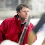 Bernd Haake hat im Eishockey schon viel erlebt. In der Saison 1999/2000 leitete er beispielsweise die Geschicke auf der Bozner Bank.
