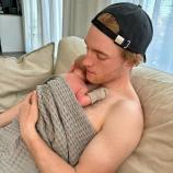 Ein Biathlon-Star ist im Babyglück.