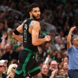 Jayson Tatum (links) und die Boston Celtics stehen kurz vor dem Finaleinzug in der NBA. © APA / MADDIE MEYER