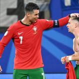 Cristiano Ronaldo mit Siegtorschütze  Francisco Conceicao © APA/afp / CHRISTOPHE SIMON