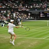 Jannik Sinner will ins Achtelfinale. © APA/afp / GLYN KIRK