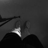 Martin-Luis Walch zeigt sein lädiertes Knie. © Instagram/maluwalch