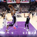 Anthony Davis (Mitte) führte die Mavs spektakulär zum Sieg. © APA / EZRA SHAW