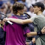 Jack Draper (l.) und Jannik Sinner haben zuletzt gemeinsam in Monte Carlo trainiert. © ANSA / JOHN G. MABANGLO