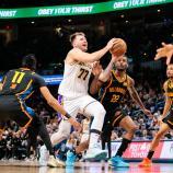 Luka Doncic führte LA zum Sieg gegen den Spitzenreiter. © APA / WILLIAM PURNELL